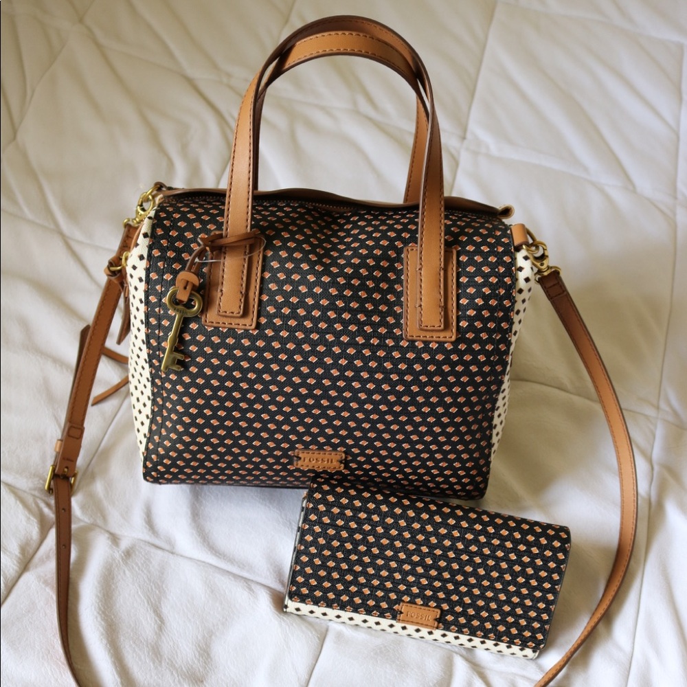 NEW**Fossil satchel bag/purse. Never been used.